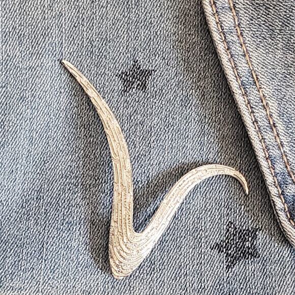 Vintage Crown Trifari Brooch Silver Tone Ribbed Ribbon Art Deco Design 50's 60's - Picture 4 of 6